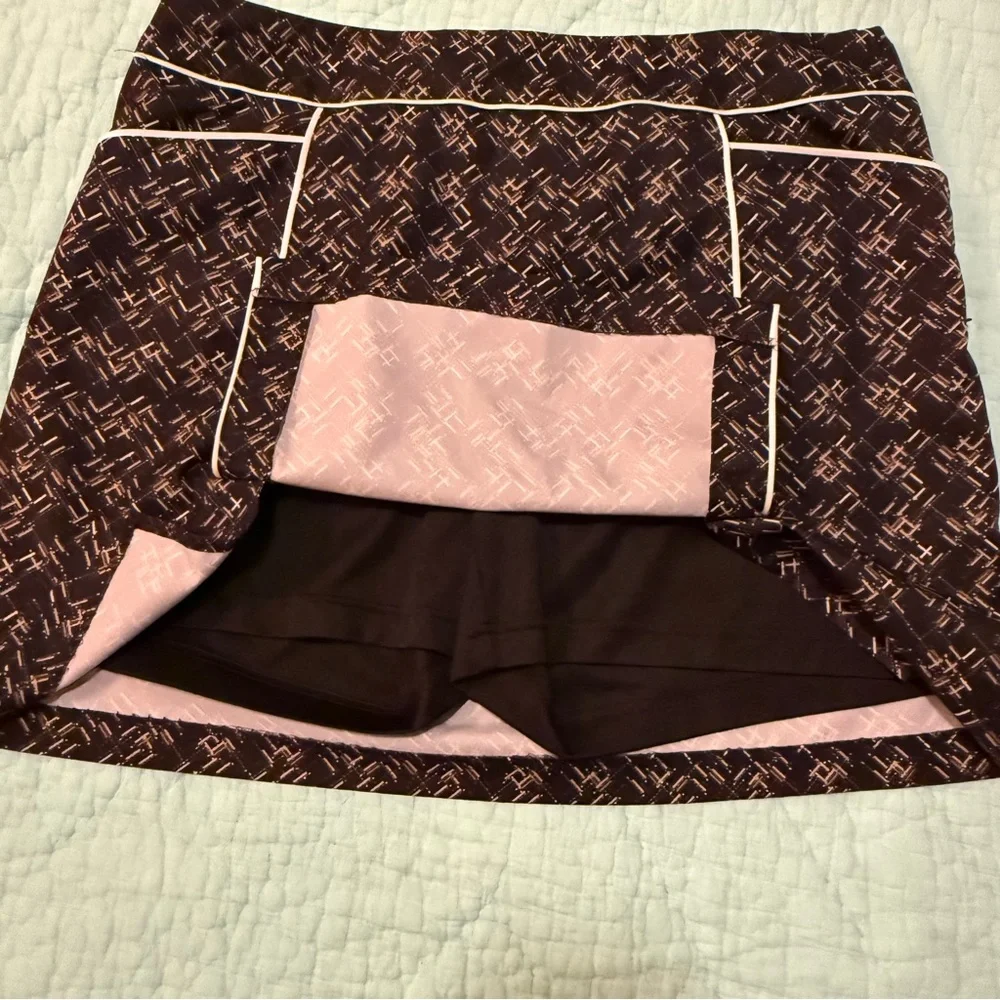 Izod Black and White A-Line Skort - Picture 7 of 13